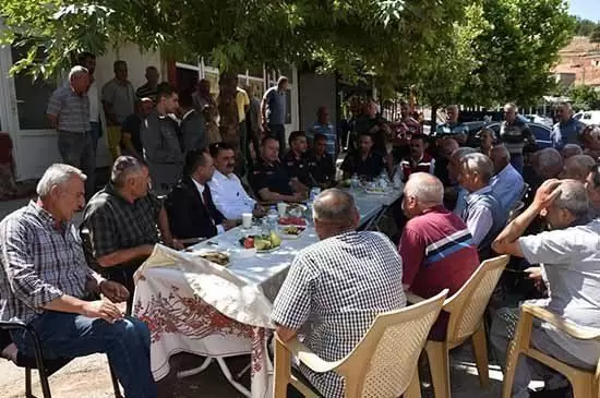 Tekbıyıkoğlu, Ahılı’lı Vatandaşların Taleplerini Dinledi - Kırıkkale Haber, Son Dakika Kırıkkale Haberleri Tekbıyıkoğlu, Ahılı’lı Vatandaşların Taleplerini Dinledi - Kırıkkale Haber, Son Dakika Kırıkkale Haberleri