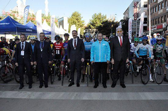 Türkiye Bisiklet Şampiyonası Yol Yarışları Kırıkkale’de başladı - Kırıkkale Haber, Son Dakika Kırıkkale Haberleri