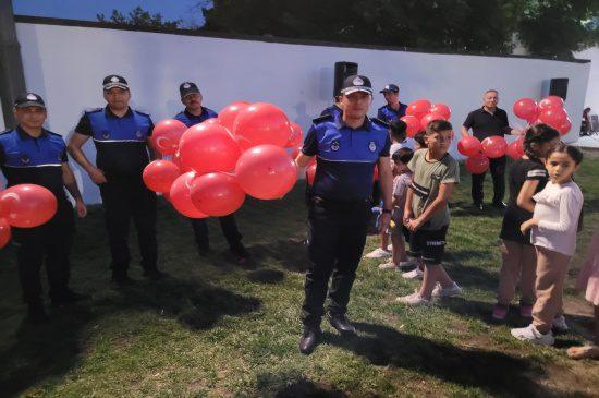 Zabıta Çocuklara Balon Dağıttı - Kırıkkale Haber, Son Dakika Kırıkkale Haberleri