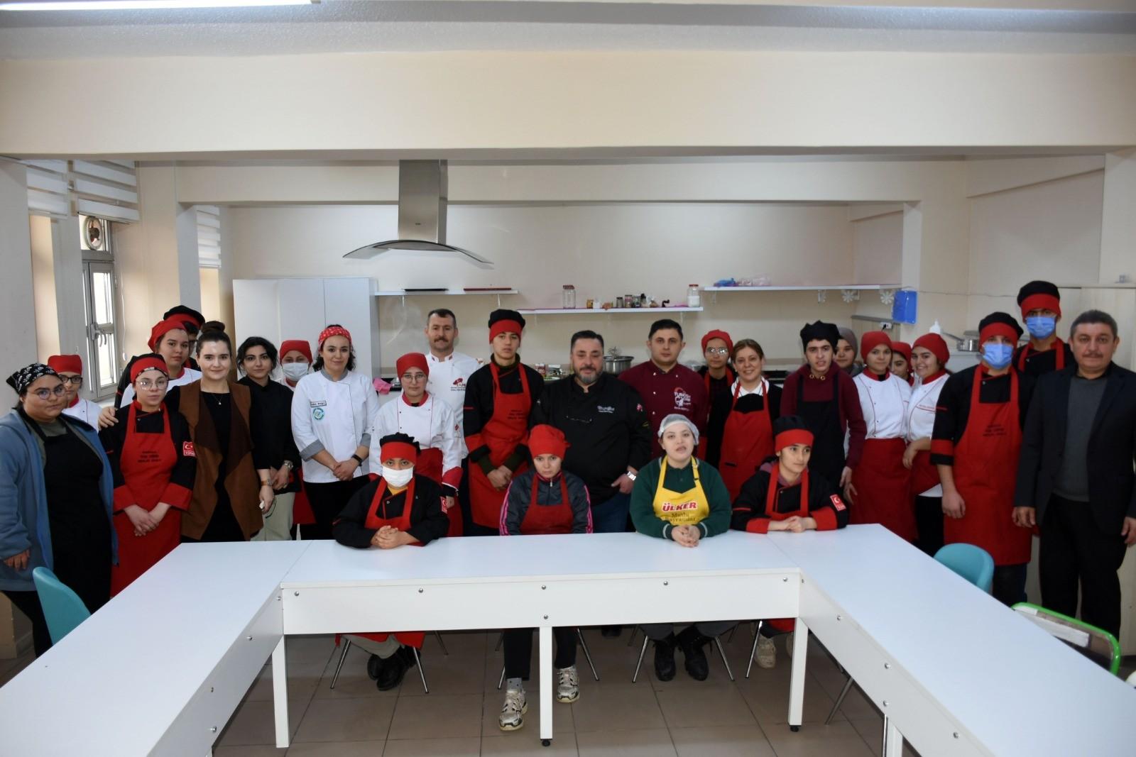 Meslek Lisesi Öğrencileri Engelli Akranları İle Yemek Yaptı - Kırıkkale Haber, Son Dakika Kırıkkale Haberleri