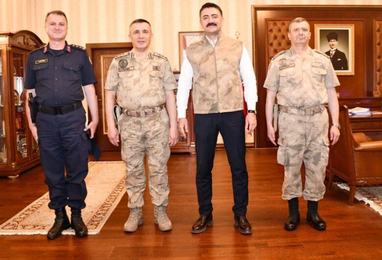 Jandarma Lojistik Komutanı Tümgeneral Güzel'den Vali Tekbıyıkoğlu'na ziyaret Jandarma Lojistik Komutanı Tümgeneral Güzel'den Vali Tekbıyıkoğlu'na ziyaret