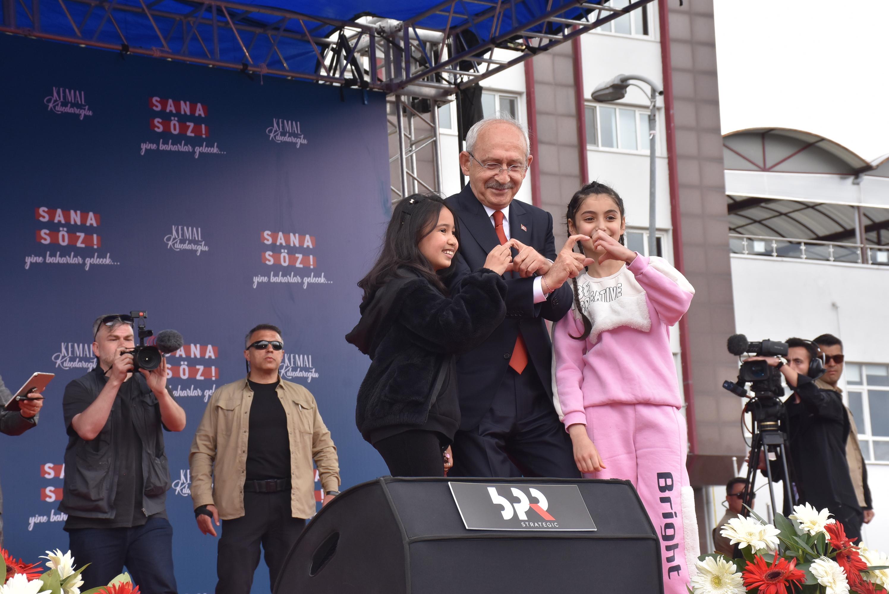 Kılıçdaroğlu Meydana İndi, Meydan Hınca Hınç Doldu - Kırıkkale Haber, Son Dakika Kırıkkale Haberleri