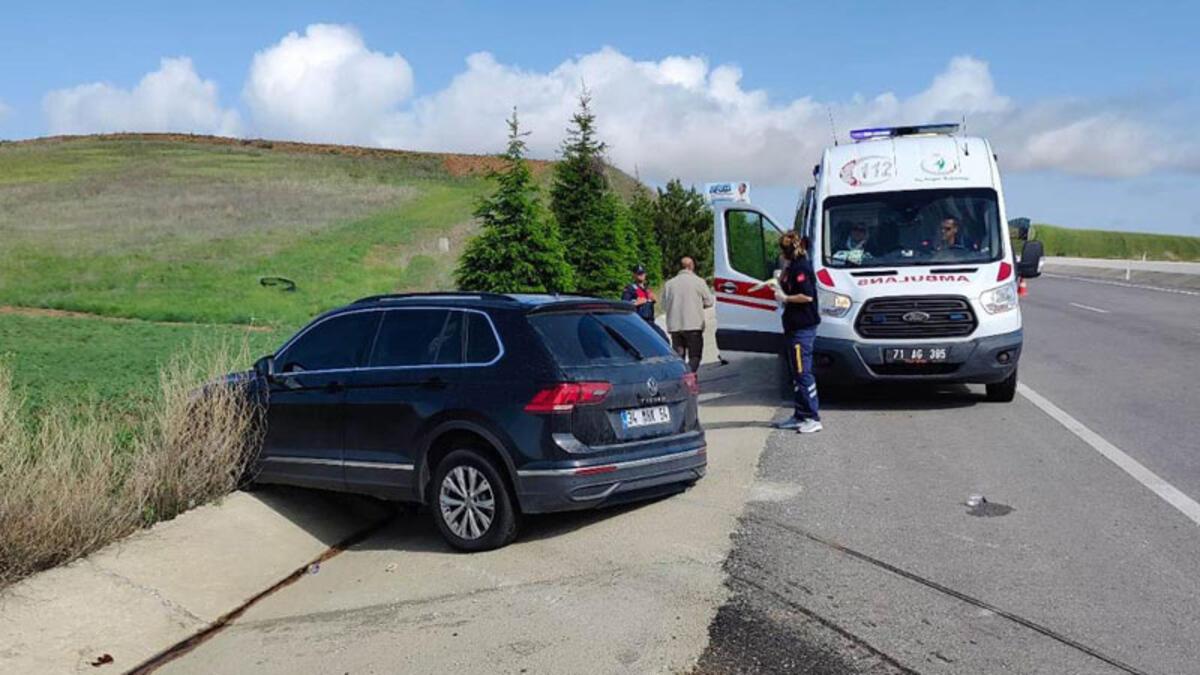 Karşı şeride geçen otomobil su kanalına girdi: 4 yaralı - Kırıkkale Haber, Son Dakika Kırıkkale Haberleri