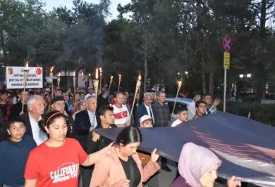 Kırıkkale'de 19 Mayıs dolayısıyla fener alayı ve gençlik yürüyüşü düzenlendi - Kırıkkale Haber, Son Dakika Kırıkkale Haberleri Kırıkkale'de 19 Mayıs dolayısıyla fener alayı ve gençlik yürüyüşü düzenlendi - Kırıkkale Haber, Son Dakika Kırıkkale Haberleri