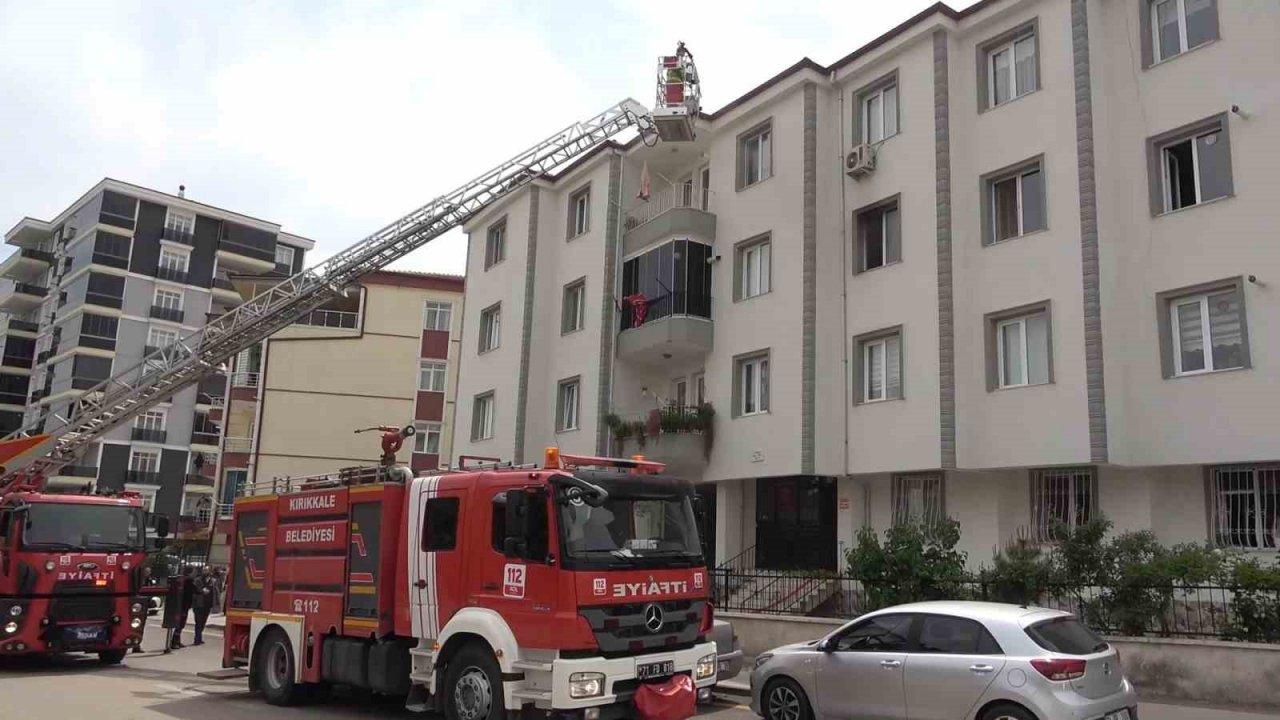 Kırıkkale’de bir apartmanın 3’üncü katında yangın çıktı - Kırıkkale Haber, Son Dakika Kırıkkale Haberleri
