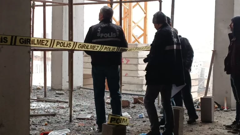 245194 insaat iscisi 4 kattan beton zemine duserek agir yaralandi 768x432 - Huzurevi İinşaat iskelesinden düşen işçi ağır yaralandı