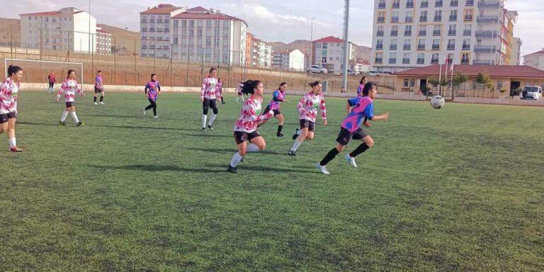 Kadınlar futbol liginde bol gollü karşılaşma 5-2 - Kırıkkale Haber, Son Dakika Kırıkkale Haberleri