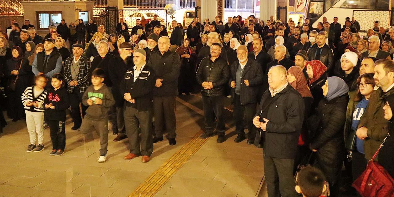 Umre kafilesi kutsal topraklara uğurlandı - Kırıkkale Haber, Son Dakika Kırıkkale Haberleri