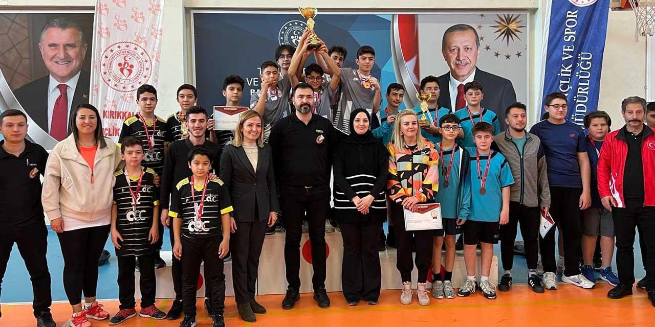 Badminton yıldızları ödüllendirildi - Kırıkkale Haber, Son Dakika Kırıkkale Haberleri