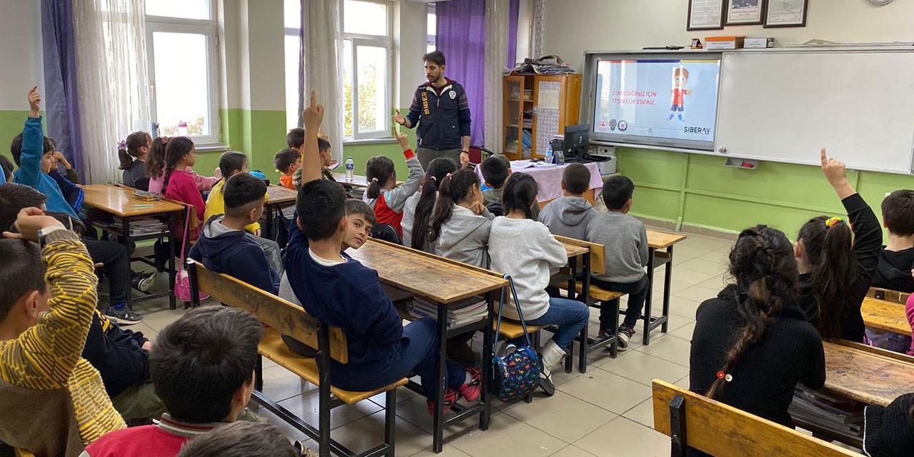 Kırıkkale'deki öğrencilere "SiberAy" semineri - Kırıkkale Haber, Son Dakika Kırıkkale Haberleri