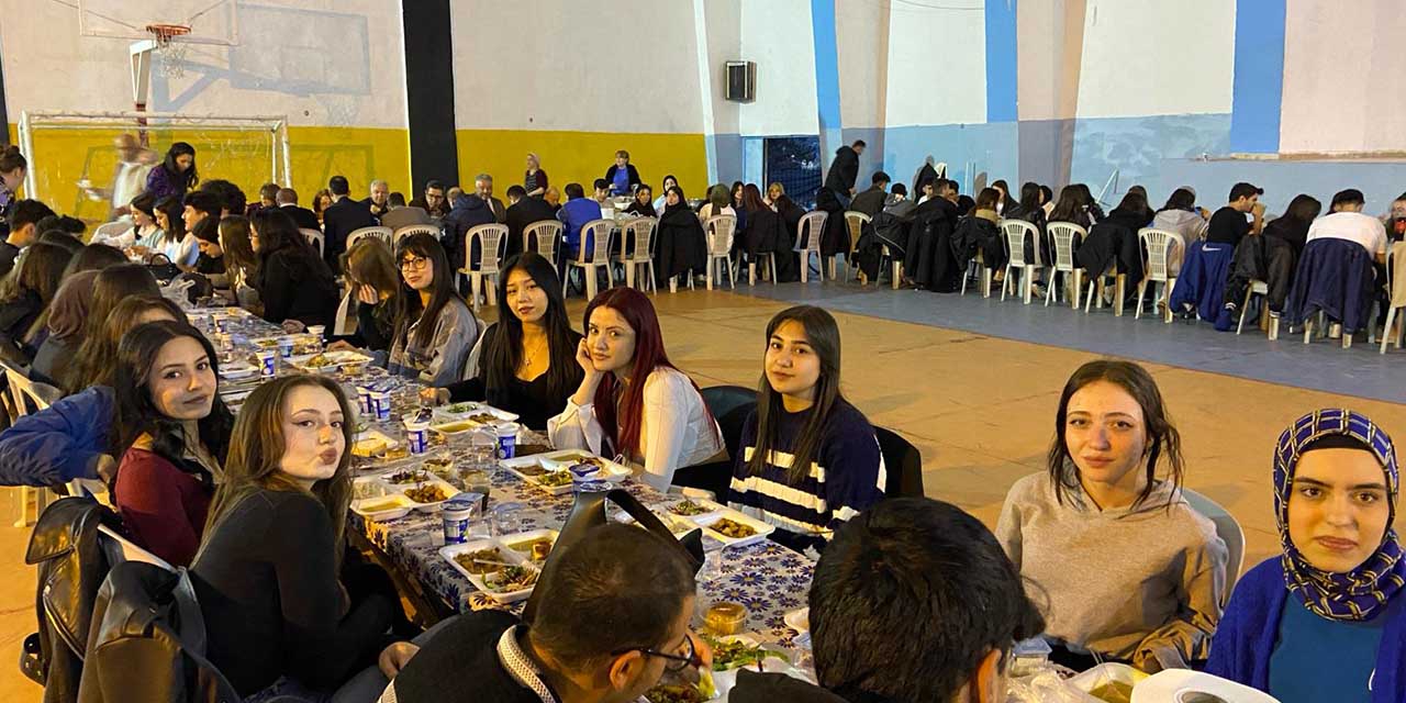 Kırıkkale Lisesi iftarda buluştu - Kırıkkale Haber, Son Dakika Kırıkkale Haberleri