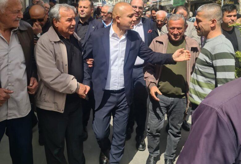 CHP adayı Önal, parkta emekliler ile kucaklaştı - Kırıkkale Haber, Son Dakika Kırıkkale Haberleri