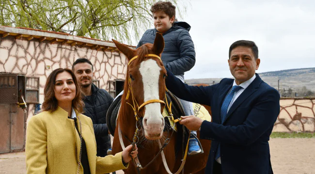 Özel çocuklara atlarla terapi uygulanıyor - Kırıkkale Haber, Son Dakika Kırıkkale Haberleri