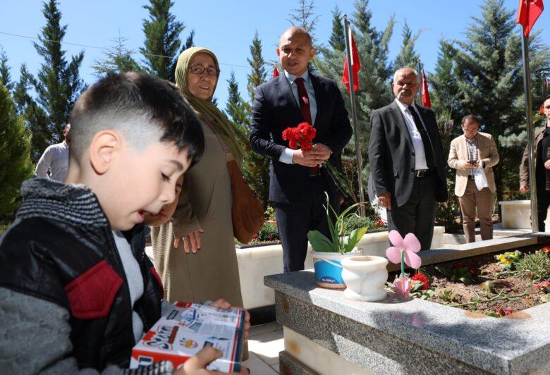 Ahmet Önal’dan Kırıkkale Şehitliği’ne Ziyaret - Kırıkkale Haber, Son Dakika Kırıkkale Haberleri