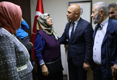 Şehit aileleri, Başkan Ahmet Önal'ı makamında ziyaret etti - Kırıkkale Haber, Son Dakika Kırıkkale Haberleri
