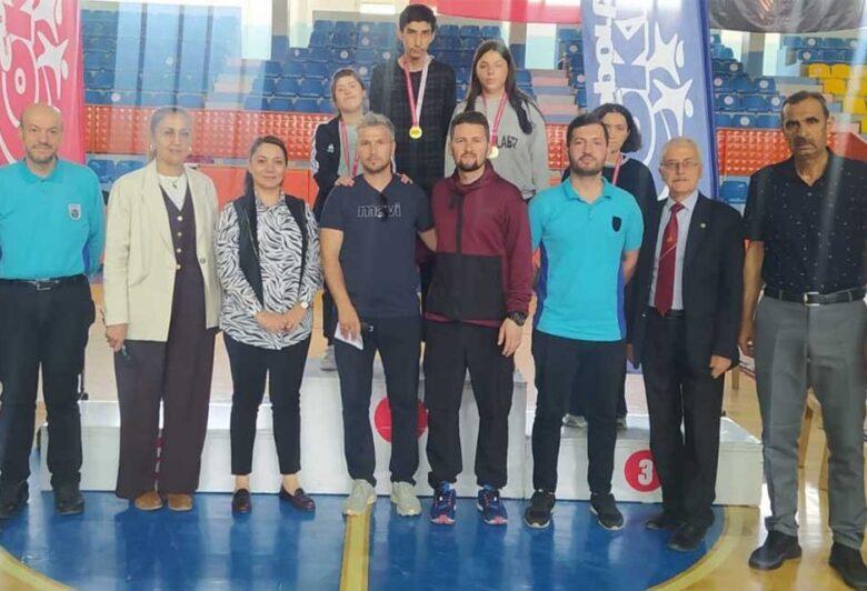 Özel sporcular raketleriyle yarıştı - Kırıkkale Haber, Son Dakika Kırıkkale Haberleri