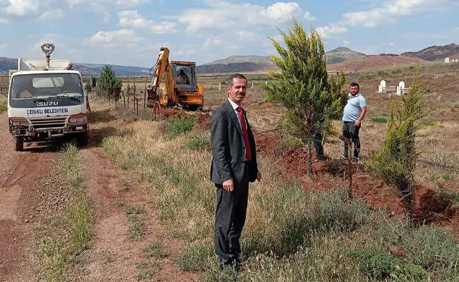 Başkan Erkan Çağlar Mezarlıklara El Attı - Kırıkkale Haber, Son Dakika Kırıkkale Haberleri Başkan Erkan Çağlar Mezarlıklara El Attı - Kırıkkale Haber, Son Dakika Kırıkkale Haberleri