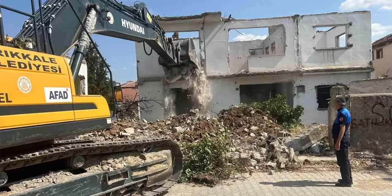 Kırıkkale’de Metruk Binalar Yıkılıyor! - Kırıkkale Haber, Son Dakika Kırıkkale Haberleri Kırıkkale’de Metruk Binalar Yıkılıyor! - Kırıkkale Haber, Son Dakika Kırıkkale Haberleri