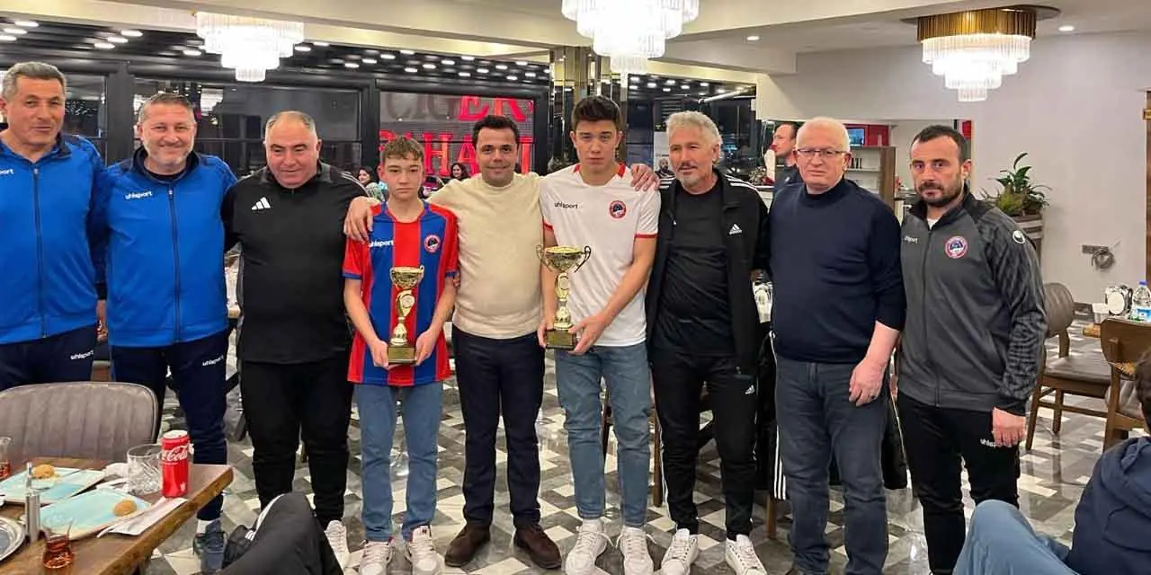 Ahmet Ereli’den U-16 takımına şampiyonluk yemeği - Kırıkkale Haber, Son Dakika Kırıkkale Haberleri Ahmet Ereli’den U-16 takımına şampiyonluk yemeği - Kırıkkale Haber, Son Dakika Kırıkkale Haberleri