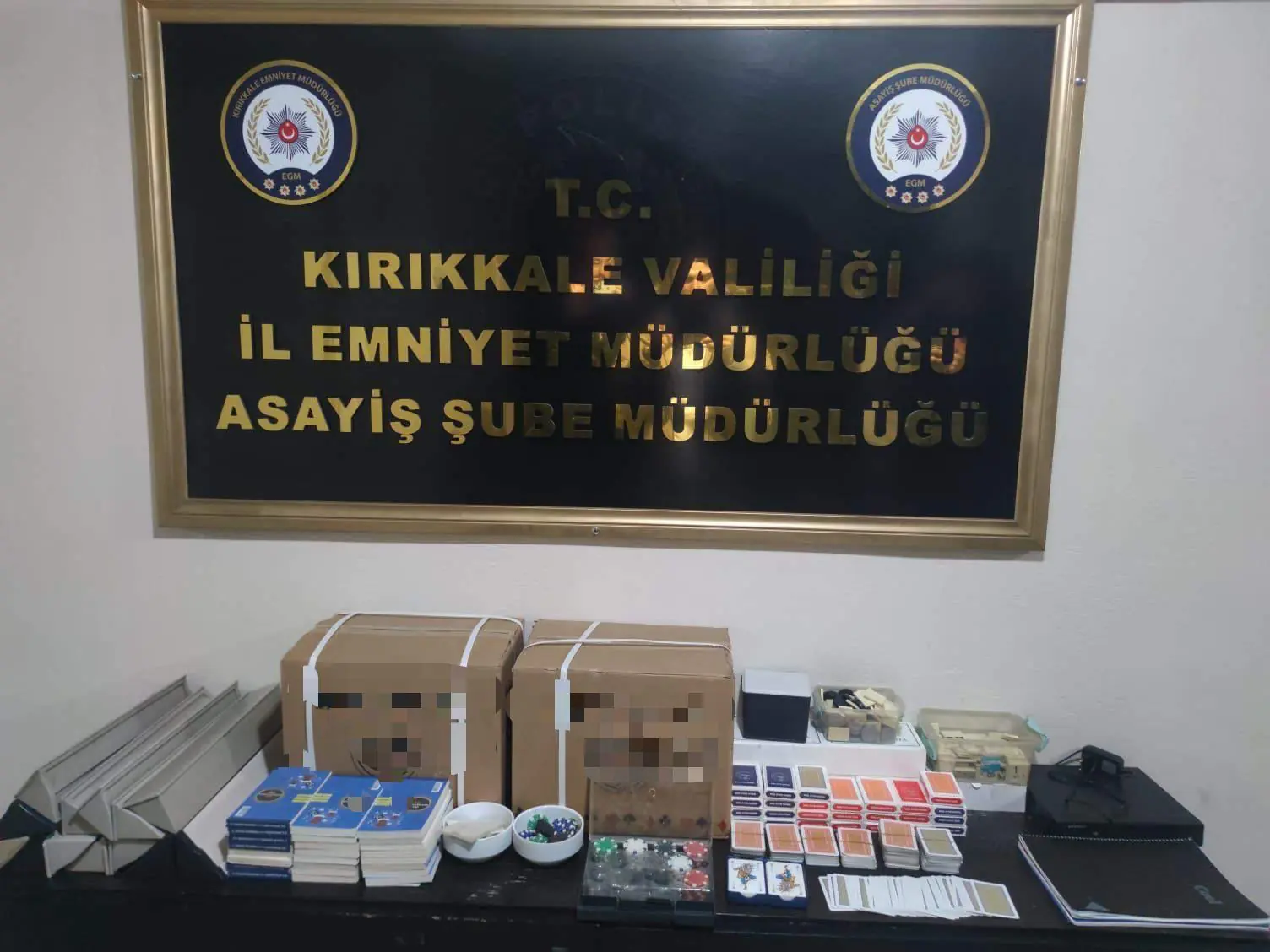 Kırıkkale'de Kumar Baskını 24 Kişiye 221.928 TL Ceza Yazıldı - Kırıkkale Haber, Son Dakika Kırıkkale Haberleri Kırıkkale'de Kumar Baskını 24 Kişiye 221.928 TL Ceza Yazıldı - Kırıkkale Haber, Son Dakika Kırıkkale Haberleri