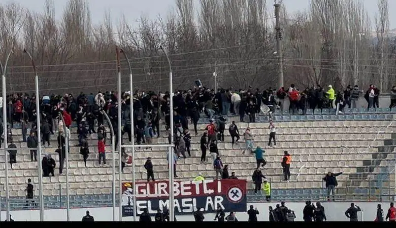 Kırıkkale FK Gol Attı Zonguldak Taraftarı Koltukları Kırdı - Kırıkkale Haber, Son Dakika Kırıkkale Haberleri