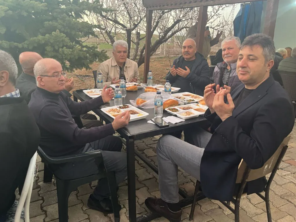 Metin K&ouml;ksal ve Arkadaşlarından 14. Geleneksel İftar Programı - Kırıkkale Haber, Son Dakika Kırıkkale Haberleri