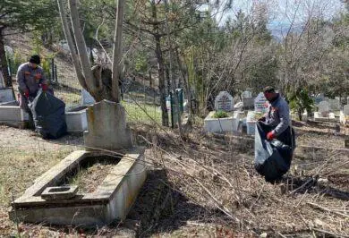 Kırıkkale Belediyesi Bayram Öncesi Mezarlıkları Tem - Kırıkkale Haber, Son Dakika Kırıkkale Haberleri