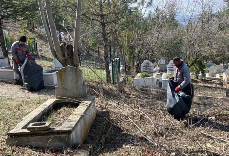 Kırıkkale Belediyesi Bayram Öncesi Mezarlıkları Tem - Kırıkkale Haber, Son Dakika Kırıkkale Haberleri