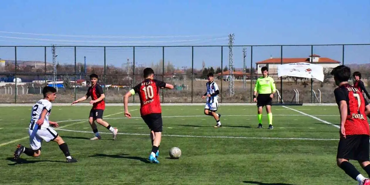 Kırıkkale'de Okul Sporları Futbol Yarı Final Maçları Başladı - Kırıkkale Haber, Son Dakika Kırıkkale Haberleri