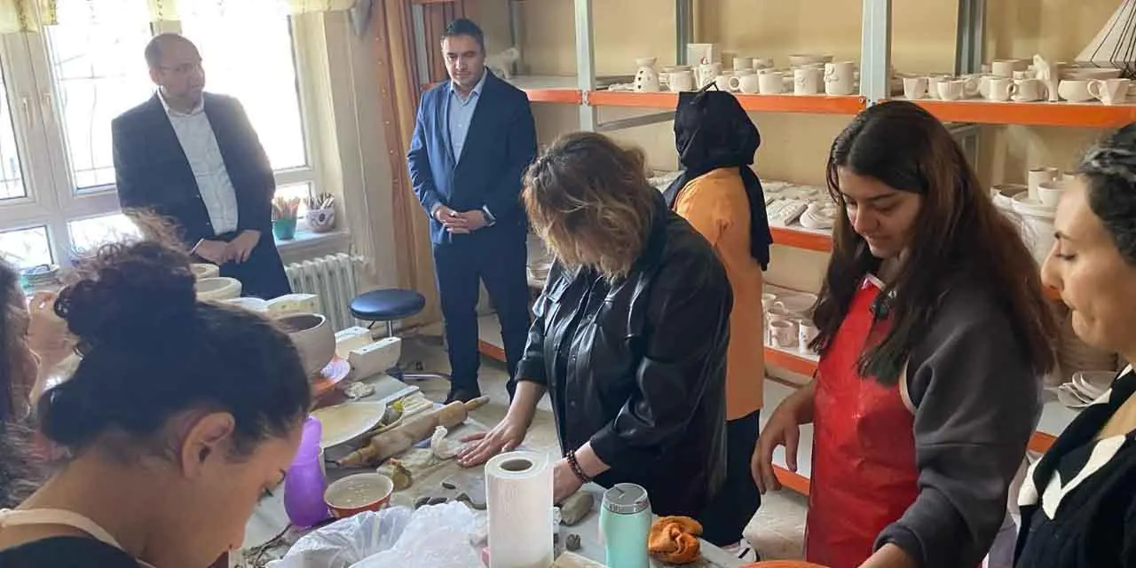 Keskin'de Kadınlar, seramik atölyede sanatla buluşuyor - Kırıkkale Haber, Son Dakika Kırıkkale Haberleri