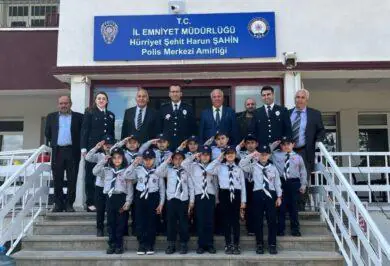 Öğrencilerden polislere anlamlı ziyaret - Kırıkkale Haber, Son Dakika Kırıkkale Haberleri