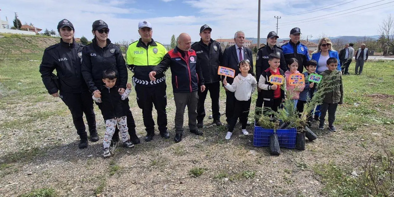 Bahşılı’da fidanlar toprakla buluştu - Kırıkkale Haber, Son Dakika Kırıkkale Haberleri Bahşılı’da fidanlar toprakla buluştu - Kırıkkale Haber, Son Dakika Kırıkkale Haberleri