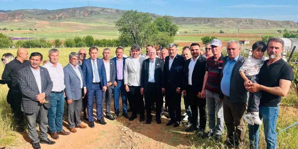 Bayraktar, Delice’de çiftçilerle buluştu – Kırıkkale Haber, Son Dakika Kırıkkale Haberleri Bayraktar, Delice'de çiftçilerle buluştu - Kırıkkale Haber, Son Dakika Kırıkkale Haberleri