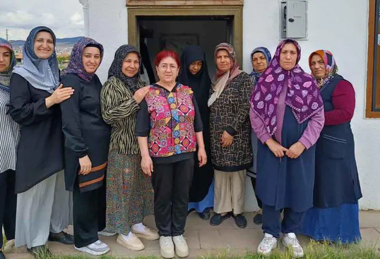 Ev hanımları mahalle konaklarında meslek öğreniyor - Kırıkkale Haber, Son Dakika Kırıkkale Haberleri