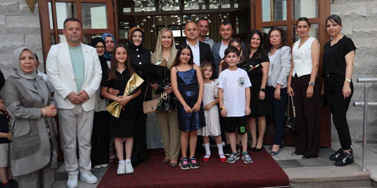 Önal, Kimeski Mahallesi kadınlarıyla buluştu - Kırıkkale Haber, Son Dakika Kırıkkale Haberleri Önal, Kimeski Mahallesi kadınlarıyla buluştu - Kırıkkale Haber, Son Dakika Kırıkkale Haberleri