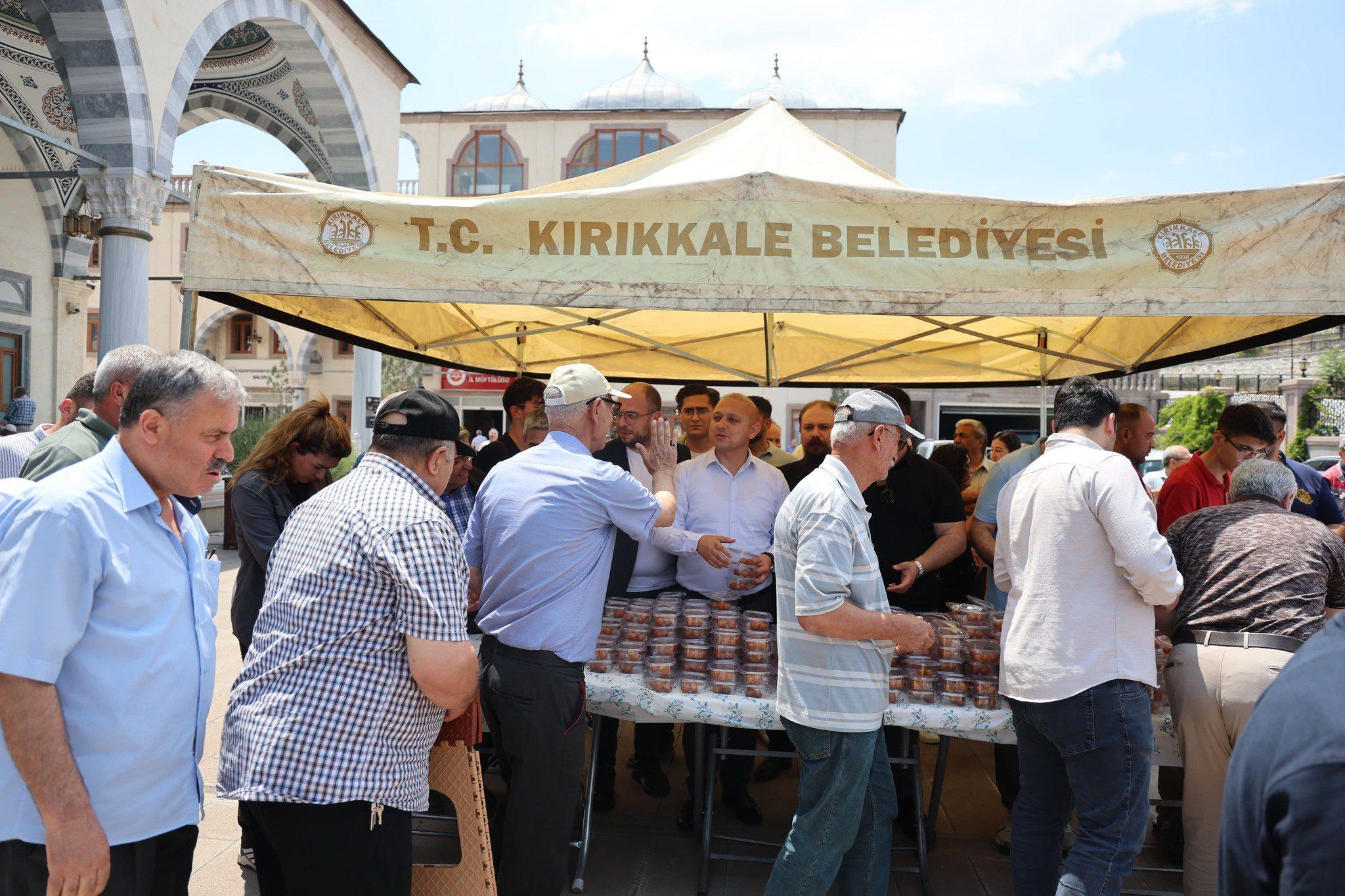 Ferdi Zeyrek İçin Kırıkkale’de lokma dağıtıldı - Kırıkkale Haber, Son Dakika Kırıkkale Haberleri Ferdi Zeyrek İçin Kırıkkale’de lokma dağıtıldı - Kırıkkale Haber, Son Dakika Kırıkkale Haberleri
