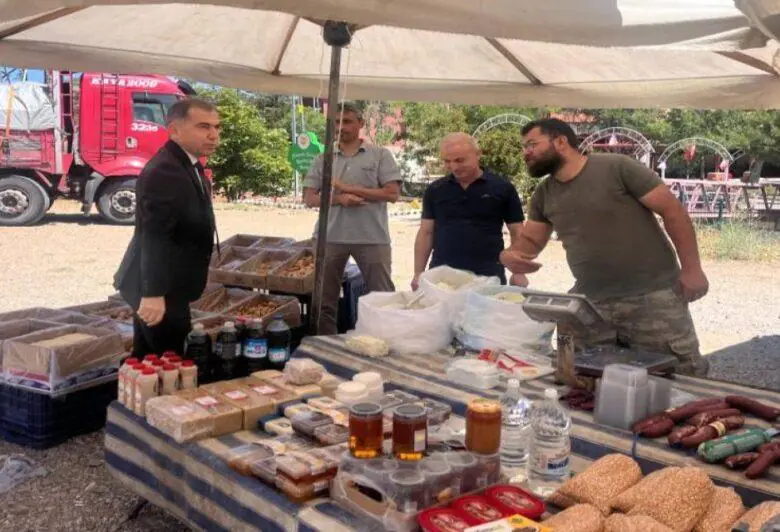 Uyan’dan pazar esnafına ziyaret - Kırıkkale Haber, Son Dakika Kırıkkale Haberleri
