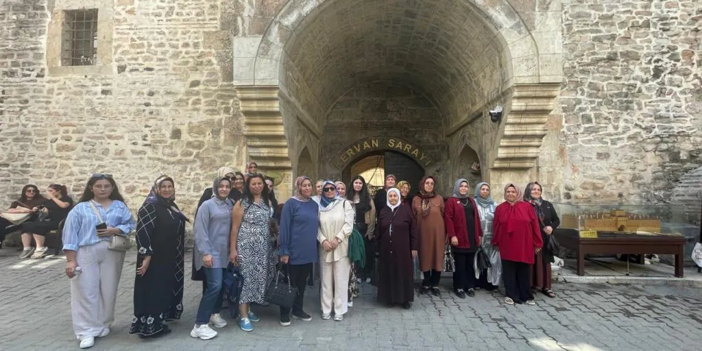 Balışeyhli kadınlar kültür gezisine çıktı – Kırıkkale Haber, Son Dakika Kırıkkale Haberleri Balışeyhli kadınlar kültür gezisine çıktı - Kırıkkale Haber, Son Dakika Kırıkkale Haberleri