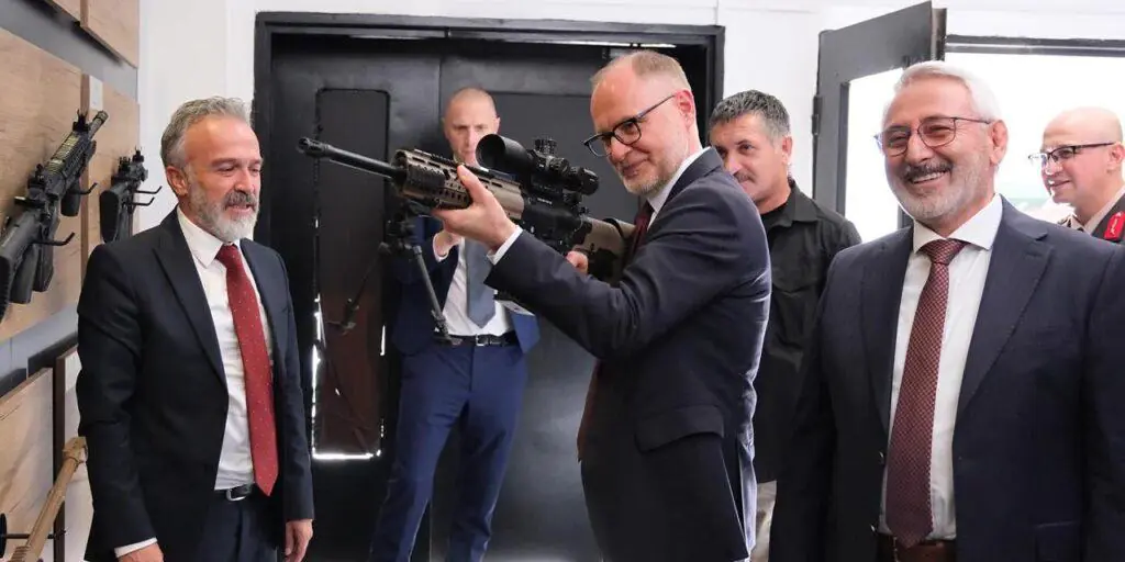 Letonya Savunma Bakanı’ndan MKE’ye ziyaret – Kırıkkale Haber, Son Dakika Kırıkkale Haberleri Letonya Savunma Bakanı’ndan MKE’ye ziyaret - Kırıkkale Haber, Son Dakika Kırıkkale Haberleri