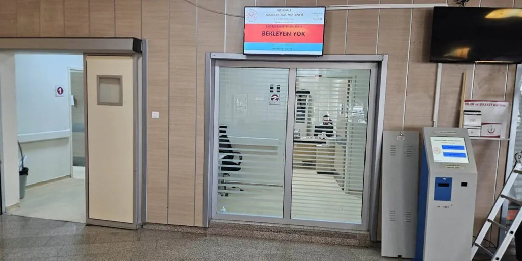 Hastane acil servisinde yeşil alan düzenlemesi – Kırıkkale Haber, Son Dakika Kırıkkale Haberleri Hastane acil servisinde yeşil alan düzenlemesi - Kırıkkale Haber, Son Dakika Kırıkkale Haberleri