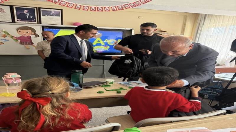 Başkan Cönger’den Miniklere Çanta ve Kırtasiye Hediyesi - Kırıkkale Haber, Son Dakika Kırıkkale Haberleri
