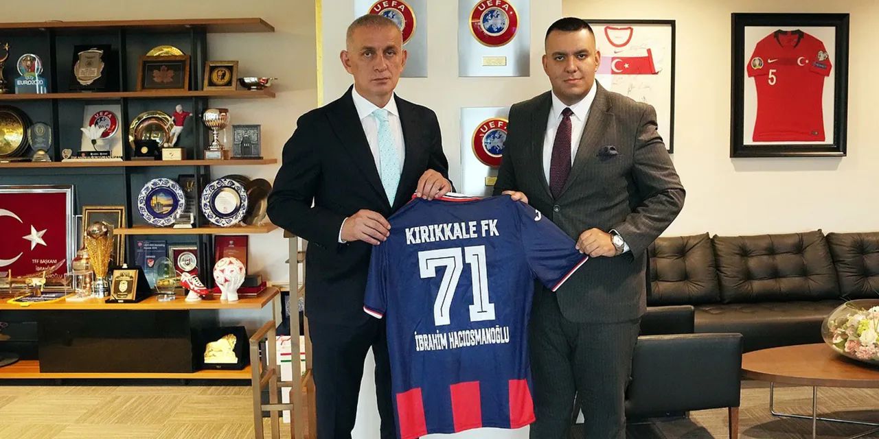 Gündüz’den Hacıosmanoğlu’na Kırıkkale FK forma hediyesi - Kırıkkale Haber, Son Dakika Kırıkkale Haberleri Gündüz’den Hacıosmanoğlu’na Kırıkkale FK forma hediyesi - Kırıkkale Haber, Son Dakika Kırıkkale Haberleri