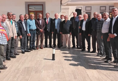 Külliyede emekli eğitimciler buluştu - Kırıkkale Haber, Son Dakika Kırıkkale Haberleri