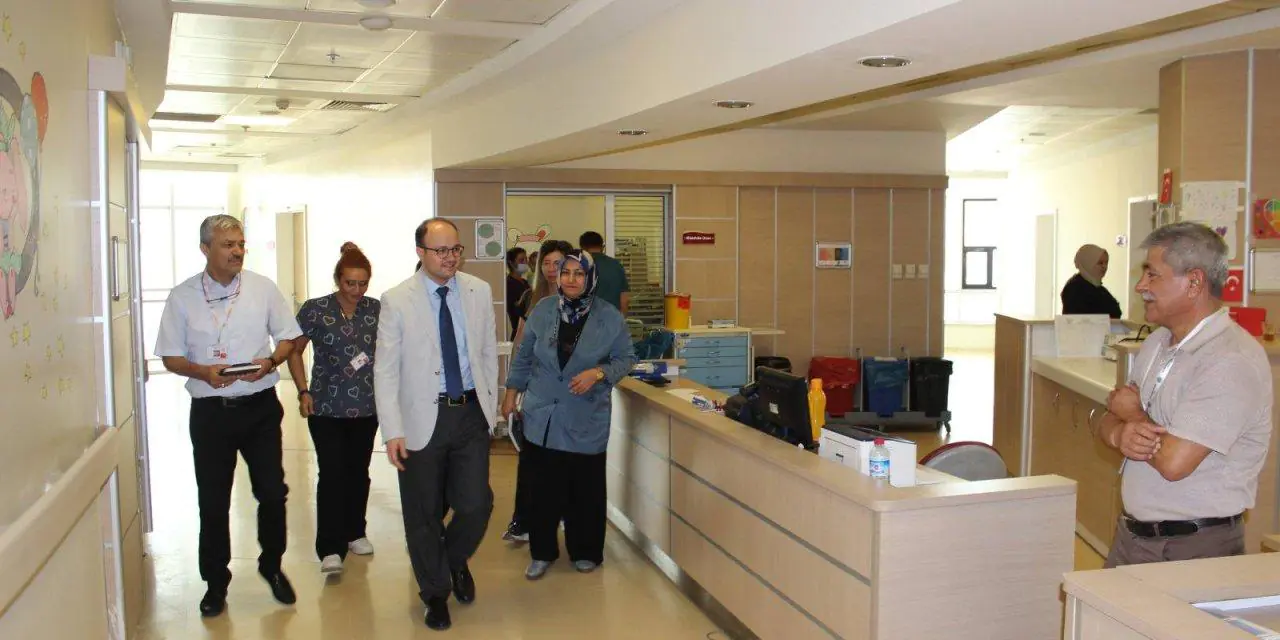 YİH Başhekimi Varol’dan Çocuk Servisi’ne anlamlı ziyaret - Kırıkkale Haber, Son Dakika Kırıkkale Haberleri YİH Başhekimi Varol’dan Çocuk Servisi’ne anlamlı ziyaret - Kırıkkale Haber, Son Dakika Kırıkkale Haberleri