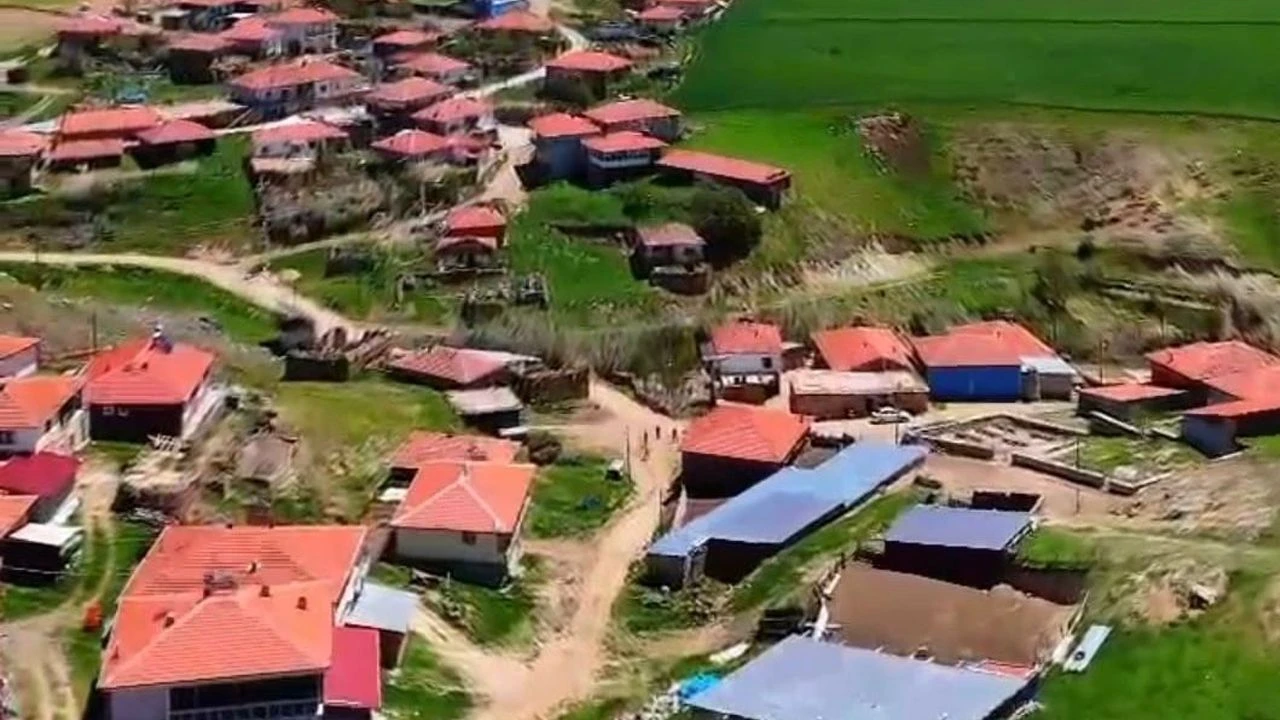 Sofularçifliği Köyü’nden İsyan: “Hizmet Bekliyoruz!” - Kırıkkale Haber, Son Dakika Kırıkkale Haberleri Sofularçifliği Köyü’nden İsyan: “Hizmet Bekliyoruz!” - Kırıkkale Haber, Son Dakika Kırıkkale Haberleri