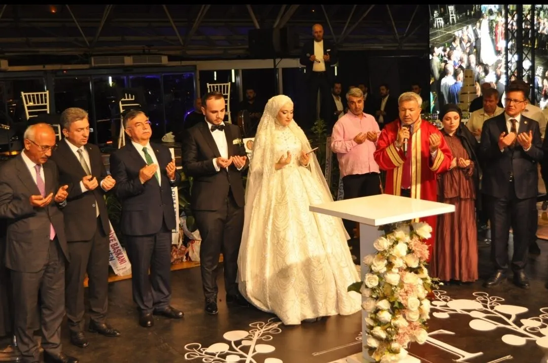 Keskin’in Sevilen Doktoru Taha Işıkhan Dünyaevine Girdi - Kırıkkale Haber, Son Dakika Kırıkkale Haberleri Keskin’in Sevilen Doktoru Taha Işıkhan Dünyaevine Girdi - Kırıkkale Haber, Son Dakika Kırıkkale Haberleri