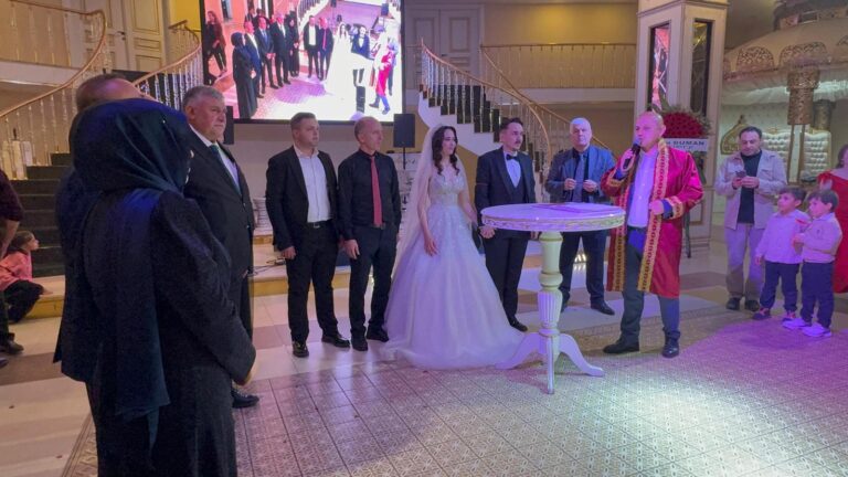 Kırıkkale’de Unutulmaz Düğün Gecesi: Başal ve Temiz Aileleri Birlikteliğe İmza Attı - Kırıkkale Haber, Son Dakika Kırıkkale Haberleri