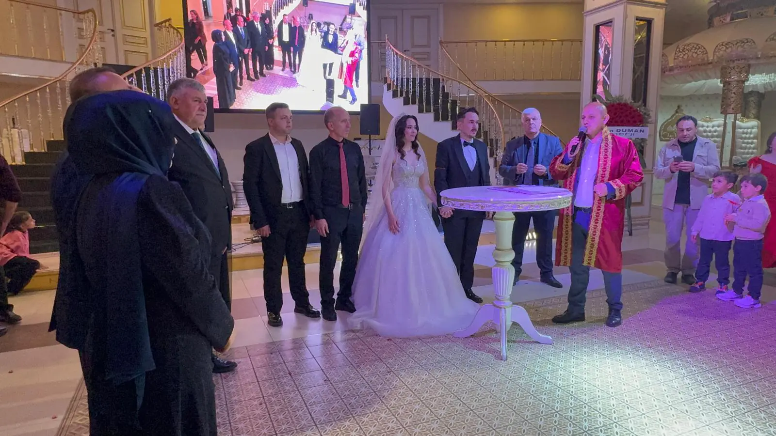 Kırıkkale’de Unutulmaz Düğün Gecesi: Başal ve Temiz Aileleri Birlikteliğe İmza Attı - Kırıkkale Haber, Son Dakika Kırıkkale Haberleri
