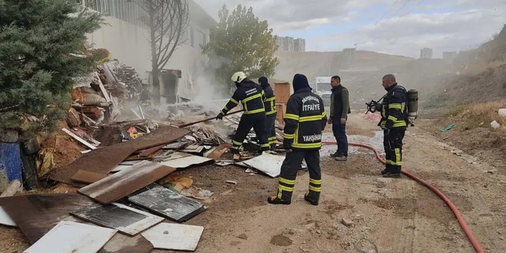 Yahşihan Sanayi Sitesi’nde korkutan yangın! – Kırıkkale Haber, Son Dakika Kırıkkale Haberleri Yahşihan Sanayi Sitesi'nde korkutan yangın! - Kırıkkale Haber, Son Dakika Kırıkkale Haberleri