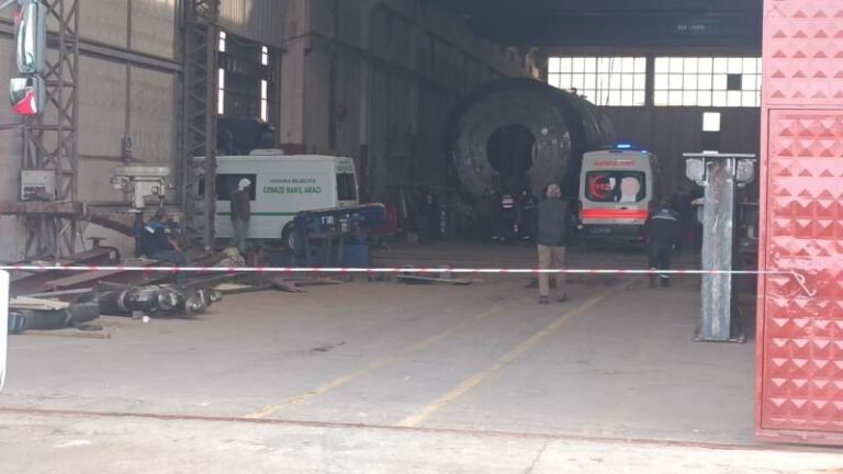 3 Tonluk Sac Levhanın Altında Kaldılar 2 Ölü - Kırıkkale Haber, Son Dakika Kırıkkale Haberleri